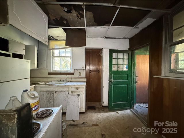 289 S French Broad Avenue, Asheville, NC 28801