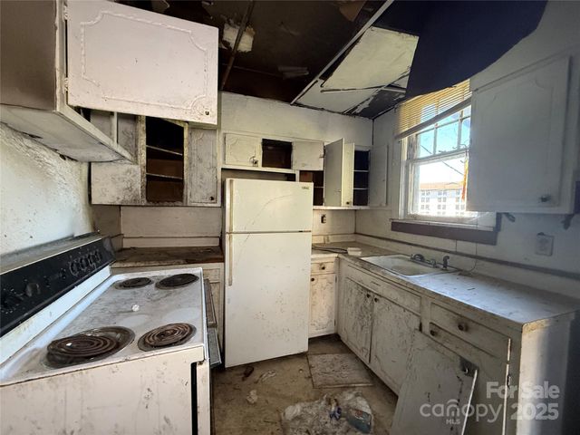 289 S French Broad Avenue, Asheville, NC 28801