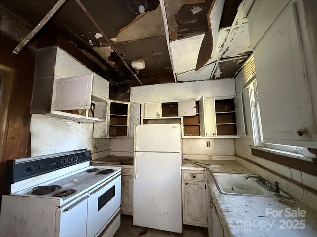 289 S French Broad Avenue, Asheville, NC 28801