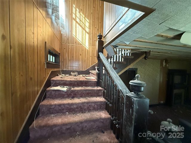 289 S French Broad Avenue, Asheville, NC 28801