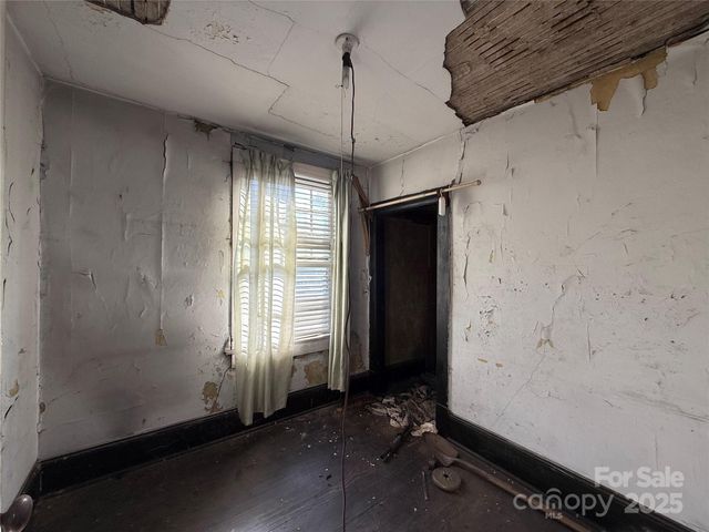 289 S French Broad Avenue, Asheville, NC 28801