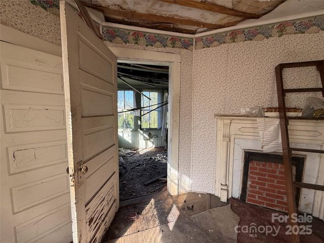 289 S French Broad Avenue, Asheville, NC 28801