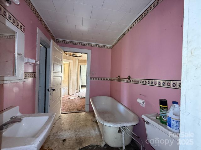 289 S French Broad Avenue, Asheville, NC 28801