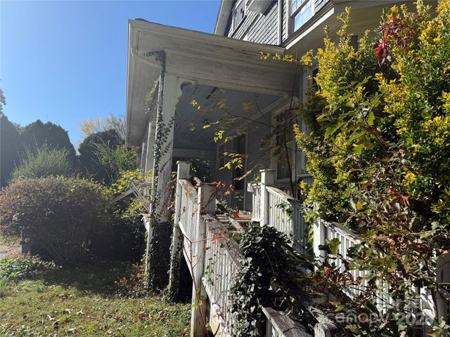 289 S French Broad Avenue, Asheville, NC 28801