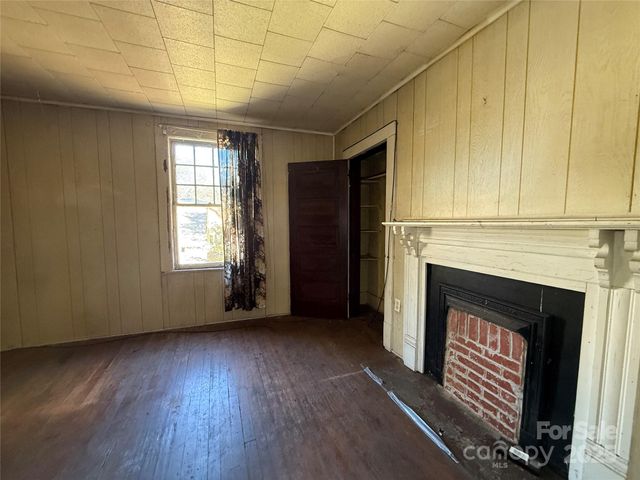 289 S French Broad Avenue, Asheville, NC 28801