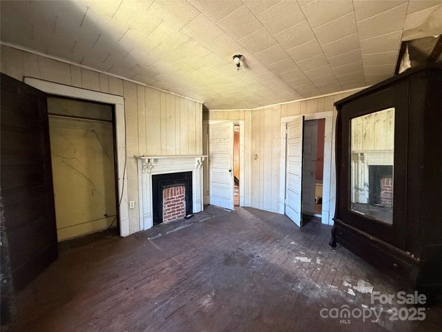 289 S French Broad Avenue, Asheville, NC 28801