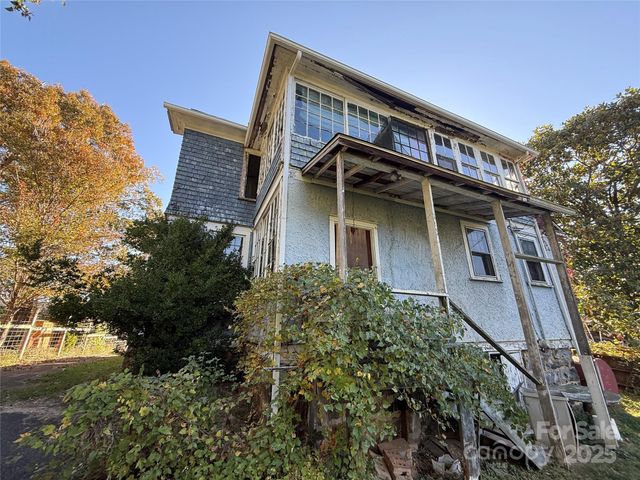 289 S French Broad Avenue, Asheville, NC 28801