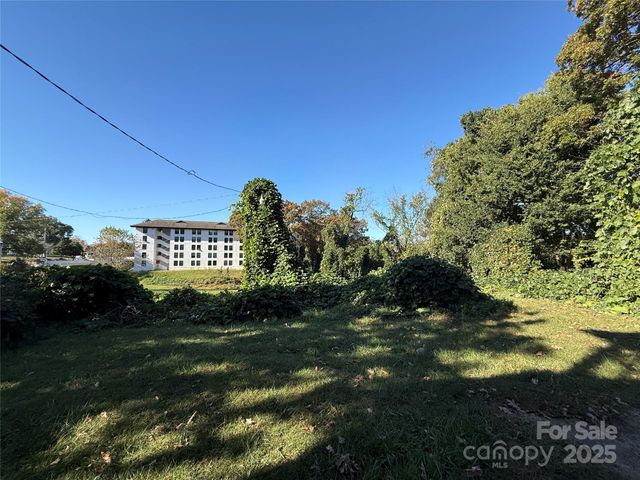 289 S French Broad Avenue, Asheville, NC 28801
