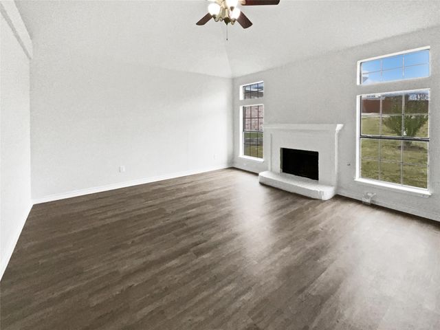 1726 Hillcrest Court, Balch Springs, TX 75180