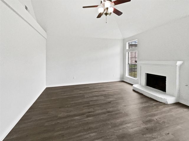 1726 Hillcrest Court, Balch Springs, TX 75180