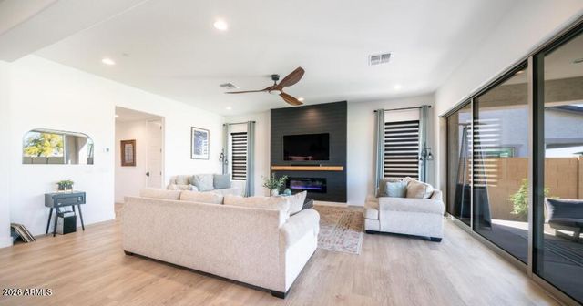 5928 E SIERRA MORENA Street, Mesa, AZ 85215