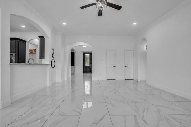 15 Winterhaven Lane, Montgomery, TX 77356