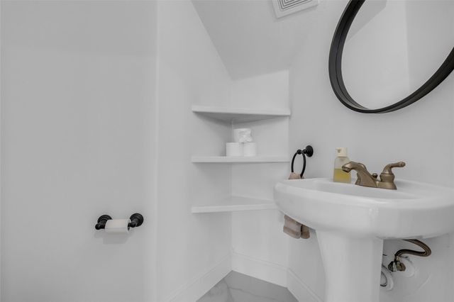 15 Winterhaven Lane, Montgomery, TX 77356