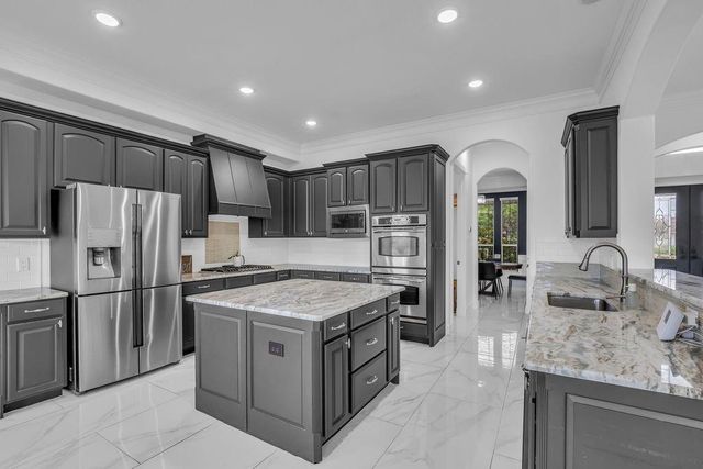 15 Winterhaven Lane, Montgomery, TX 77356