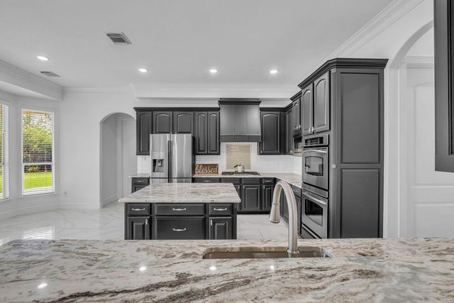 15 Winterhaven Lane, Montgomery, TX 77356