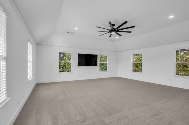 15 Winterhaven Lane, Montgomery, TX 77356