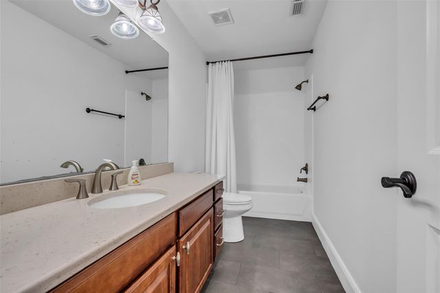 15 Winterhaven Lane, Montgomery, TX 77356