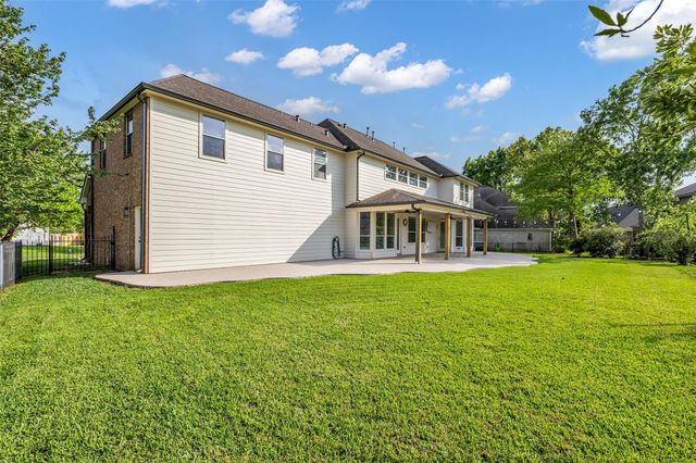 15 Winterhaven Lane, Montgomery, TX 77356