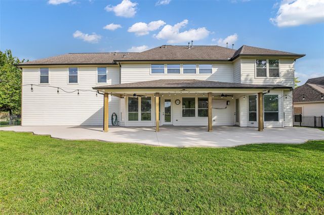 15 Winterhaven Lane, Montgomery, TX 77356