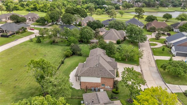 15 Winterhaven Lane, Montgomery, TX 77356
