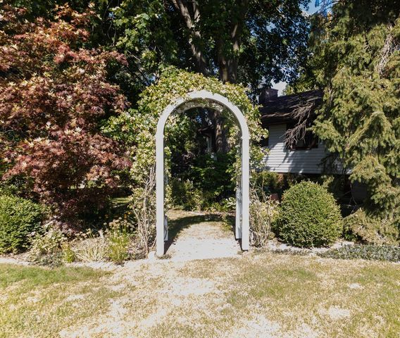 648 37th AVENUE, Kenosha, WI 53144