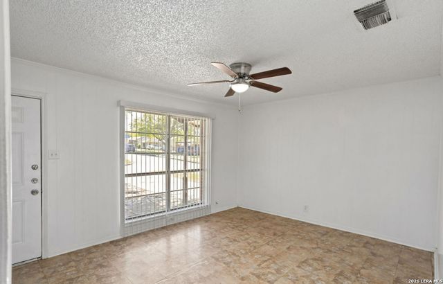 5231 SILVERTIP DR, San Antonio, TX 78228