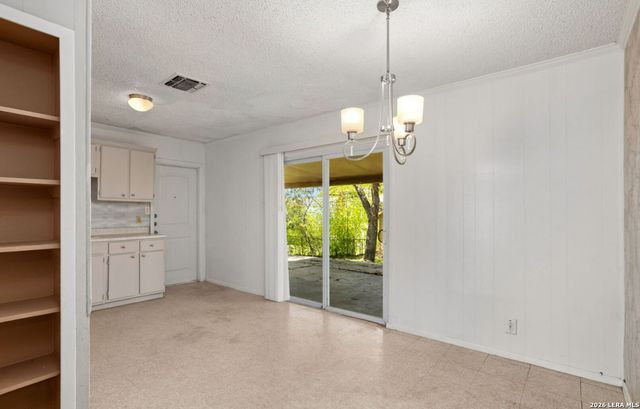 5231 SILVERTIP DR, San Antonio, TX 78228
