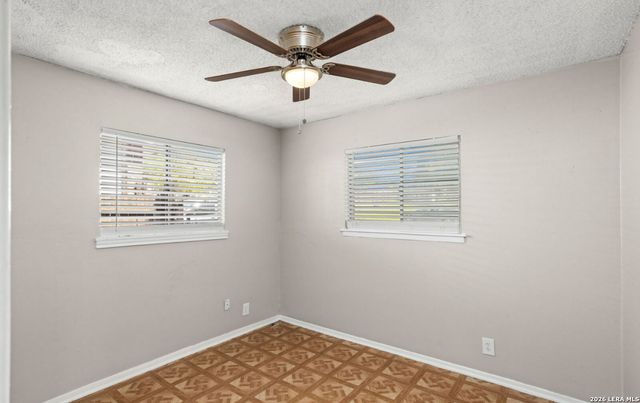 5231 SILVERTIP DR, San Antonio, TX 78228