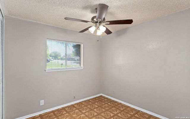 5231 SILVERTIP DR, San Antonio, TX 78228
