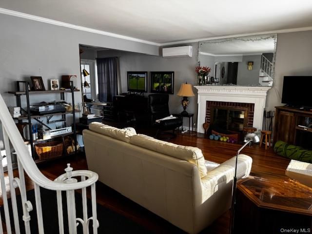 664 Knollwood Drive, West Hempstead, NY 11552