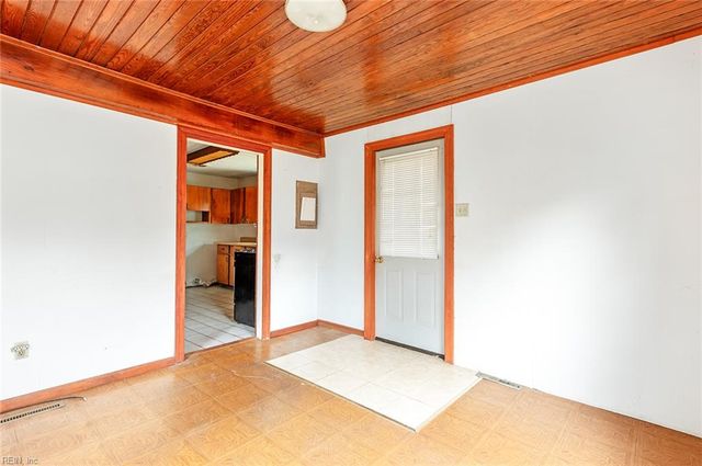 221 Rich RD, Yorktown, VA 23693