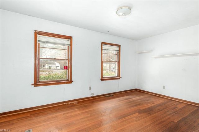 221 Rich RD, Yorktown, VA 23693