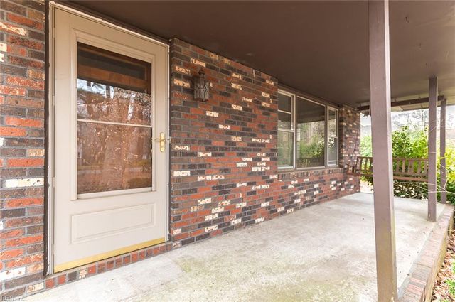 221 Rich RD, Yorktown, VA 23693