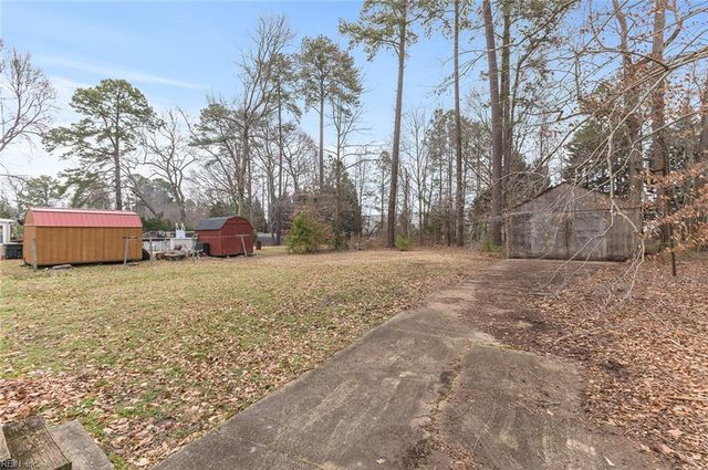 221 Rich RD, Yorktown, VA 23693