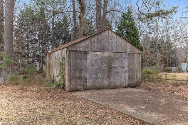 221 Rich RD, Yorktown, VA 23693