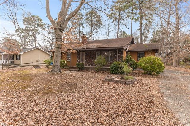 221 Rich RD, Yorktown, VA 23693