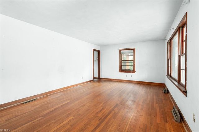 221 Rich RD, Yorktown, VA 23693