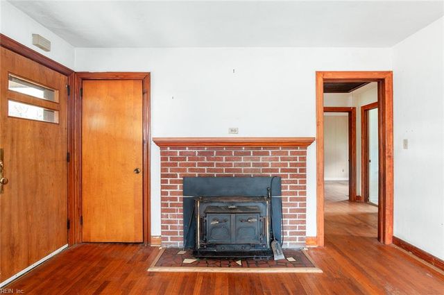 221 Rich RD, Yorktown, VA 23693