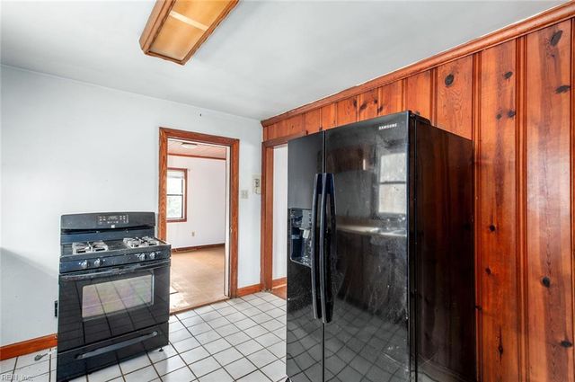 221 Rich RD, Yorktown, VA 23693