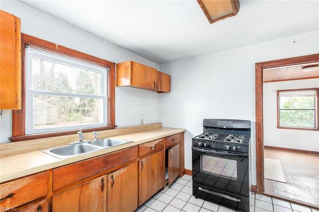 221 Rich RD, Yorktown, VA 23693