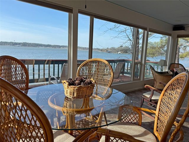 428 Dove Island, Livingston, TX 77351