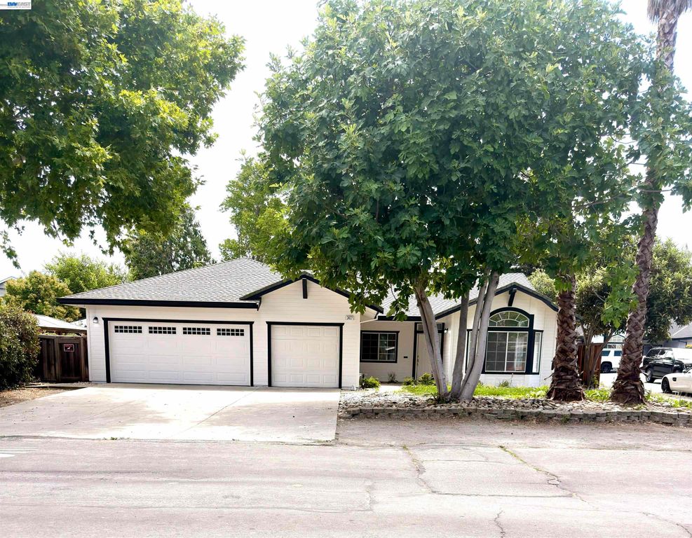 3427 Sanford St, Concord, CA 94520