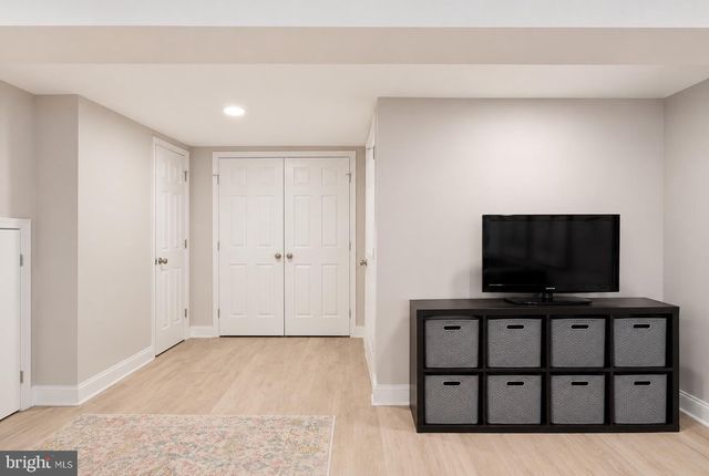 2953 SYCAMORE ST, Alexandria, VA 22305