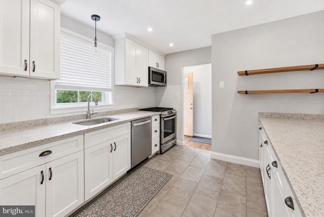 2953 SYCAMORE ST, Alexandria, VA 22305