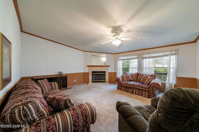 197 Tar Landing Road, Holly Ridge, NC 28445