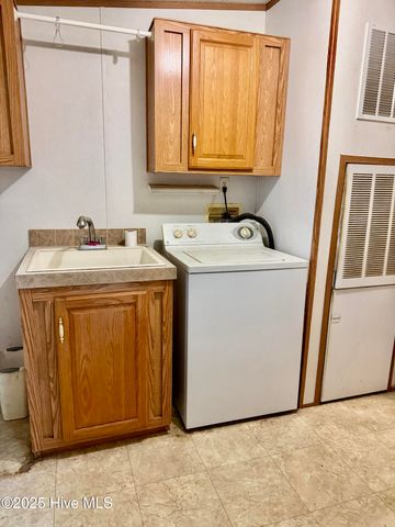 197 Tar Landing Road, Holly Ridge, NC 28445