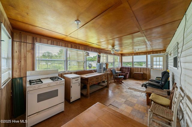197 Tar Landing Road, Holly Ridge, NC 28445