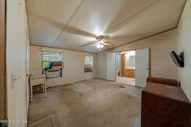 197 Tar Landing Road, Holly Ridge, NC 28445