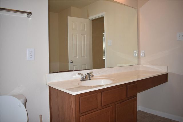1747 Nichole Woods Drive, Houston, TX 77047