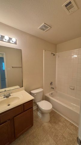 1747 Nichole Woods Drive, Houston, TX 77047